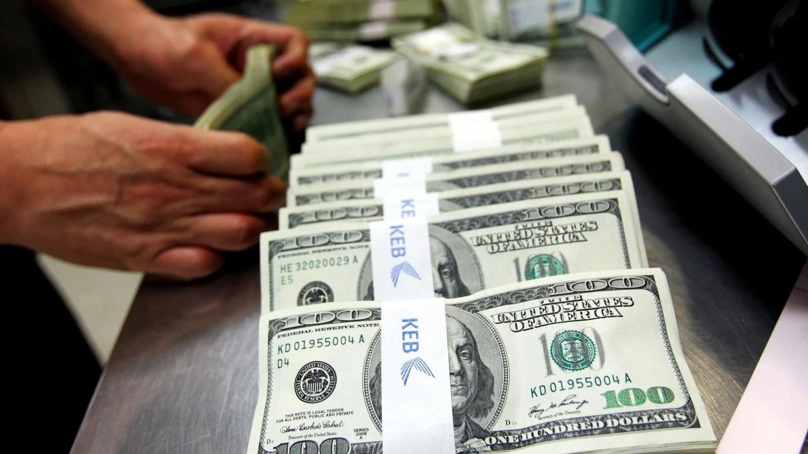 من ترويج المخدرات.. ضبط 10 متهمين بغسل الأموال بقيمة 400 مليون جنيه